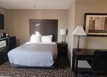 Quality Inn Lamar hotel thumbnail 7