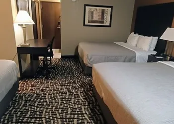 Quality Inn Lamar hotel thumbnail 8
