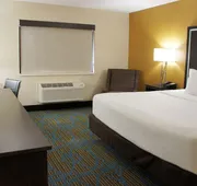 La Quinta Inn & Suites by Wyndham Emporia hotel detail image 4