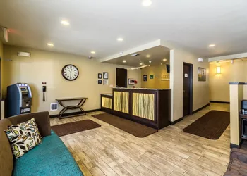 Quality Inn hotel thumbnail 3
