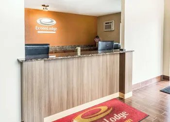Econo Lodge La Crosse North hotel thumbnail 6