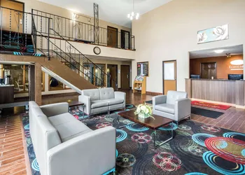 Econo Lodge La Crosse North hotel thumbnail 7