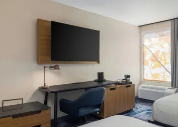 Fairfield by Marriott Inn & Suites Clinton hotel thumbnail 7