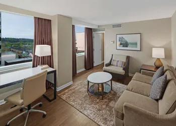 Hilton Harrisburg hotel thumbnail 6