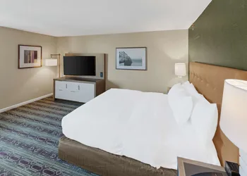 Hilton Harrisburg hotel thumbnail 8