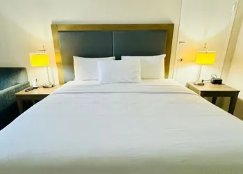 Silver Beach Hotel hotel thumbnail 8