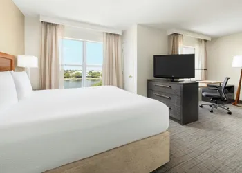 Residence Inn by Marriott Des Moines West at Jordan Creek Town Center hotel thumbnail 6