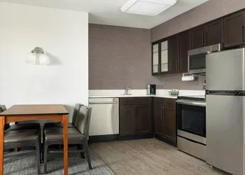 Residence Inn by Marriott Des Moines West at Jordan Creek Town Center hotel thumbnail 8