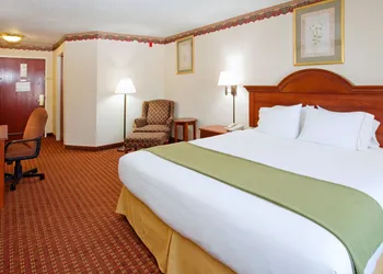 Holiday Inn Express Hillsville by IHG hotel thumbnail 2