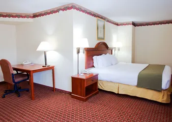 Holiday Inn Express Hillsville by IHG hotel thumbnail 7