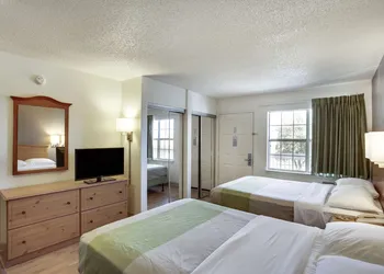 Studio 6 Stafford, TX - Houston - Sugarland hotel thumbnail 5