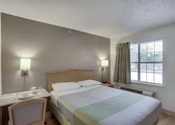 Studio 6 Stafford, TX - Houston - Sugarland hotel thumbnail 8