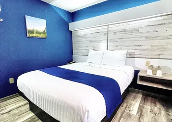 Microtel Inn & Suites by Wyndham Tomah hotel thumbnail 5