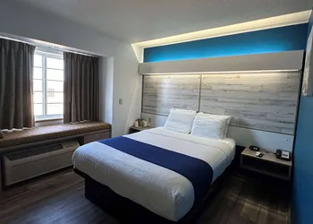 Microtel Inn & Suites by Wyndham Tomah hotel thumbnail 8