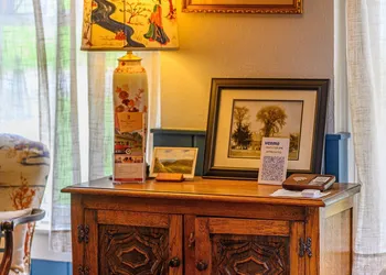 Brass Lantern Inn hotel thumbnail 2