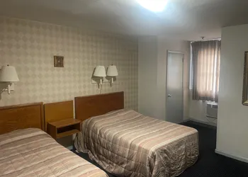 Traveler's Motel hotel thumbnail 6