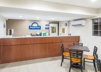 Days Inn by Wyndham El Centro hotel thumbnail 3