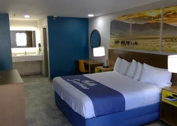 Days Inn by Wyndham Ruidoso Downs hotel thumbnail 5