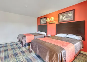 OYO Palm Leaf Motel hotel thumbnail 5