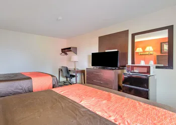 OYO Palm Leaf Motel hotel thumbnail 6