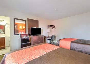 OYO Palm Leaf Motel hotel thumbnail 8