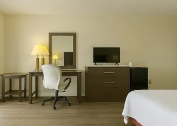 Country Host Inn hotel thumbnail 4