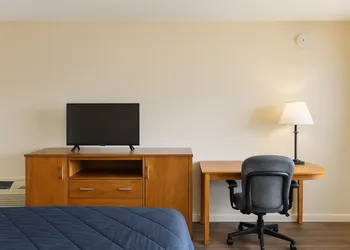 Country Host Inn hotel thumbnail 8