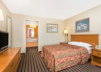 Garden Inn hotel thumbnail 5