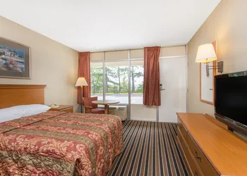 Garden Inn hotel thumbnail 6