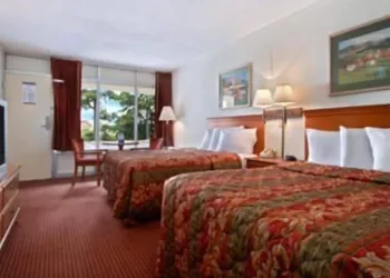 Garden Inn hotel thumbnail 7