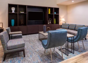 Holiday Inn & Suites Dallas-Addison by IHG hotel thumbnail 2