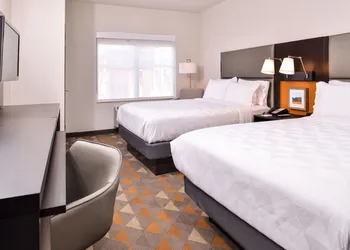 Holiday Inn & Suites Dallas-Addison by IHG hotel thumbnail 3