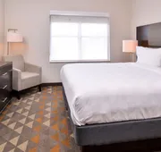 Holiday Inn & Suites Dallas-Addison by IHG hotel detail image 5