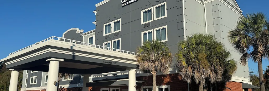 Hotel photo 1 of 46
