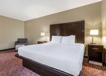 Comfort Inn & Suites North Charleston - Northwoods hotel thumbnail 6