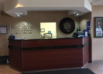Microtel Inn & Suites by Wyndham Indianapolis Airport hotel thumbnail 5