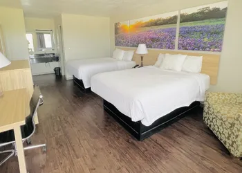 Days Inn by Wyndham Canton hotel thumbnail 4