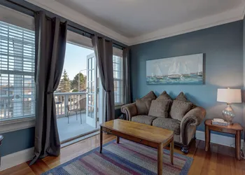Nantucket Inn hotel thumbnail 8