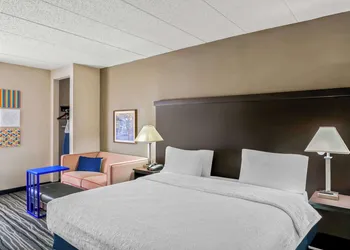 Hampton Inn Bowie hotel thumbnail 7