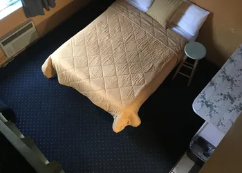 Smokey Point Motor Inn hotel thumbnail 2