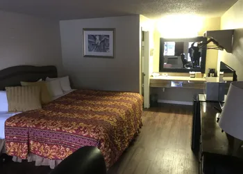 Smokey Point Motor Inn hotel thumbnail 6