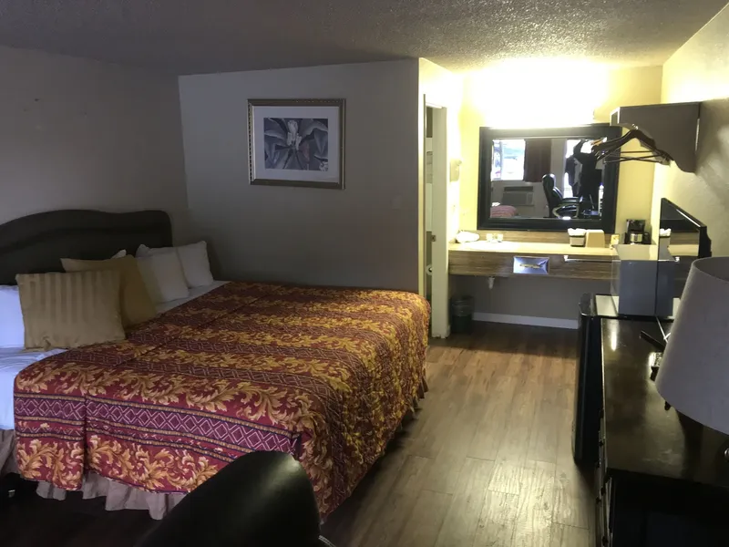 Smokey Point Motor Inn hotel detail image 6