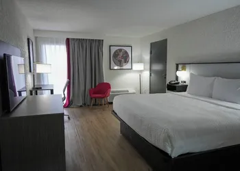 Ramada by Wyndham Tulsa Broken Arrow hotel thumbnail 6