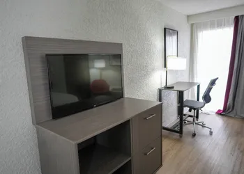 Ramada by Wyndham Tulsa Broken Arrow hotel thumbnail 8