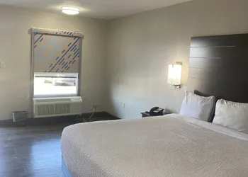 Days Inn by Wyndham Moss Point Pascagoula hotel thumbnail 4