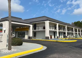 Days Inn by Wyndham Moss Point Pascagoula hotel thumbnail 8