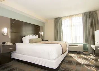 Wingate by Wyndham - Orlando International Airport hotel thumbnail 7