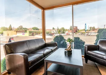 Holiday Lodge Yakima hotel thumbnail 2
