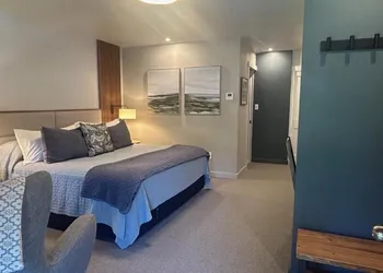 Discovery Inn hotel thumbnail 6