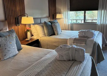 Discovery Inn hotel thumbnail 8